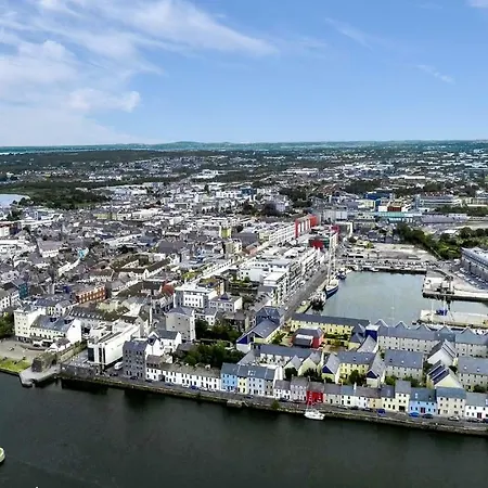 Direct Waterfront City 2 Bedroom House Holiday home Galway