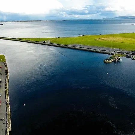 Holiday home Direct Waterfront City 2 Bedroom House Galway