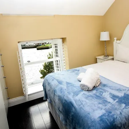 Holiday home Direct Waterfront City 2 Bedroom House Galway