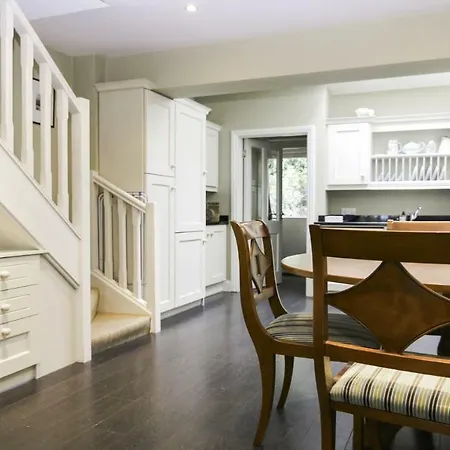 Holiday home Direct Waterfront City 2 Bedroom House